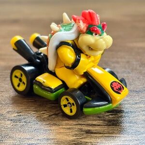 Nintendo HOT WHEELS 2018 Mario Bros Kart BOWSER Diecast Standard Kart Cart Car